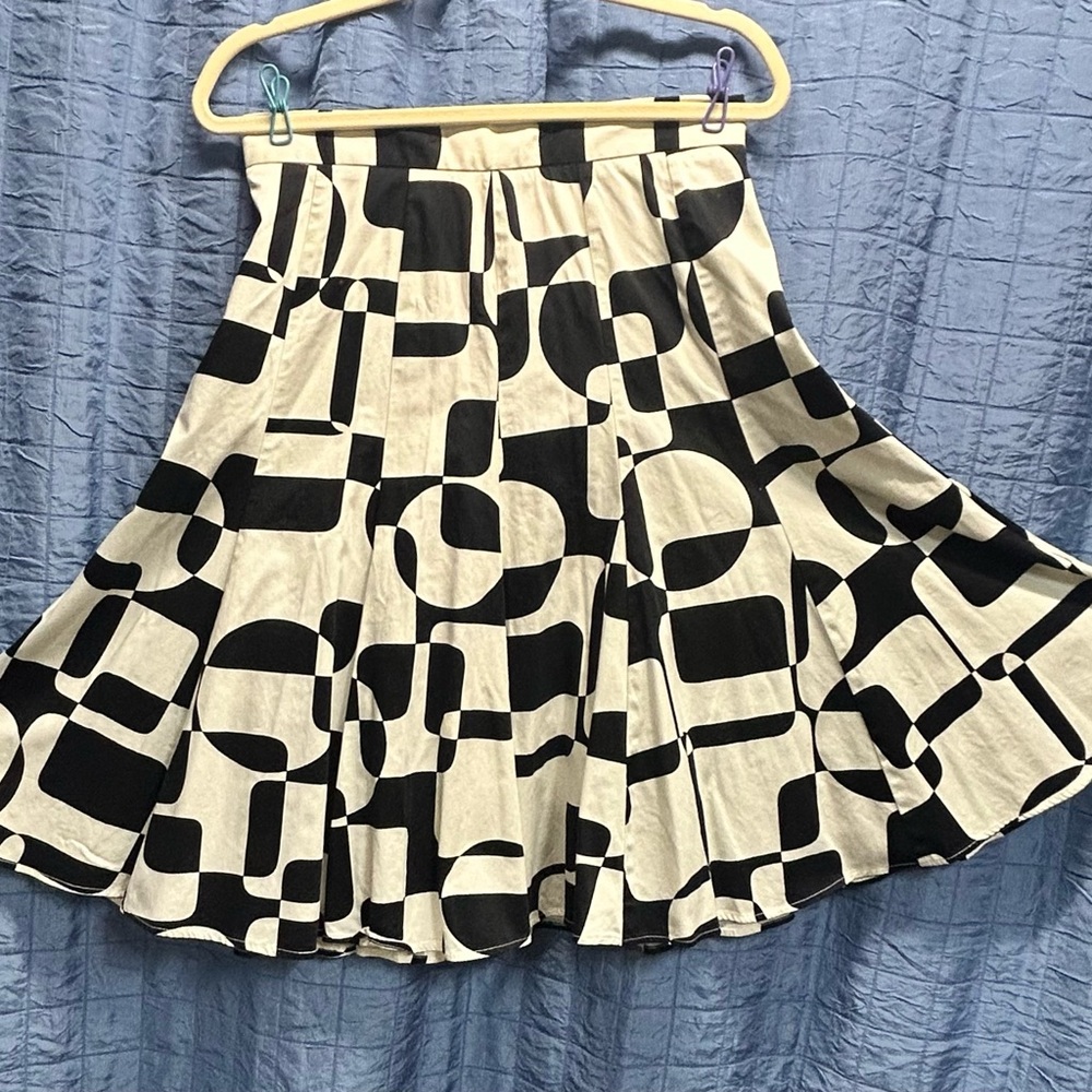 Vesti Black and Cream Geometric Skater Skirt